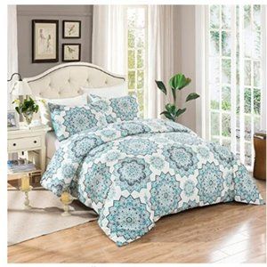 Last One!! Melody House Reversible Duvet Cover Set